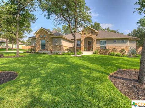 907 Ridge Ln, La Vernia, TX 78121 is pending. Zillow has 50 photos of this 4 beds, 4 baths, 3,172 Square Feet single family home with a list price of $1,299,000.